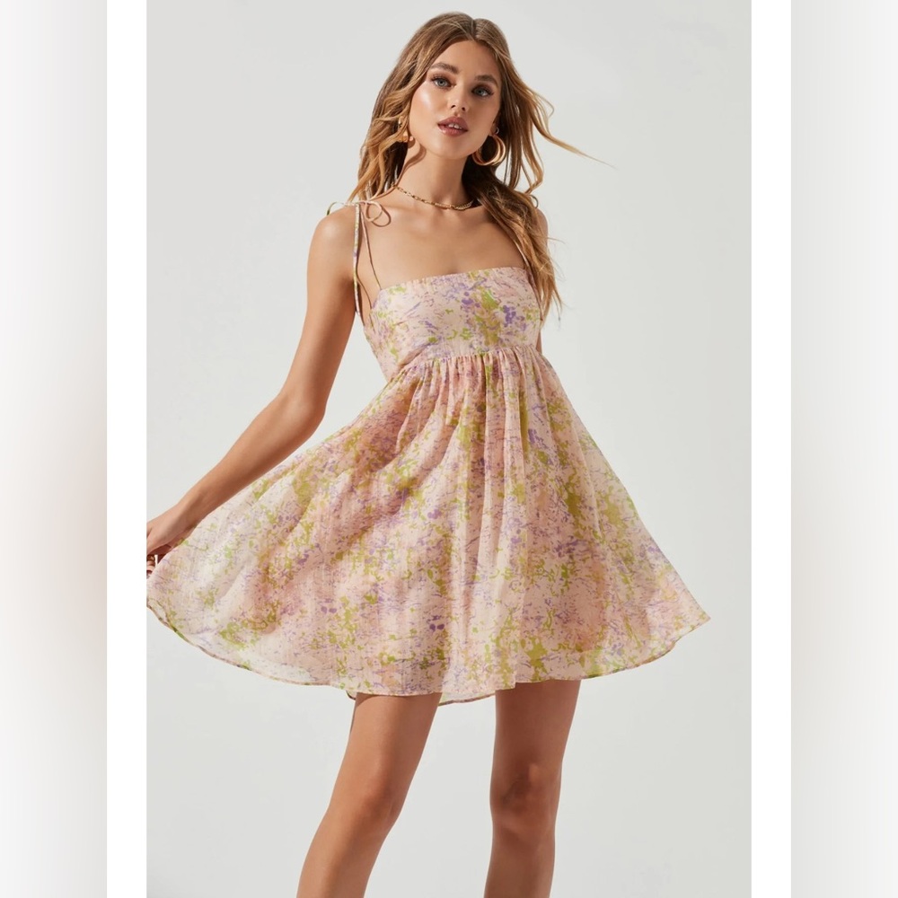 ASTR Serenity Babydoll Dress!!